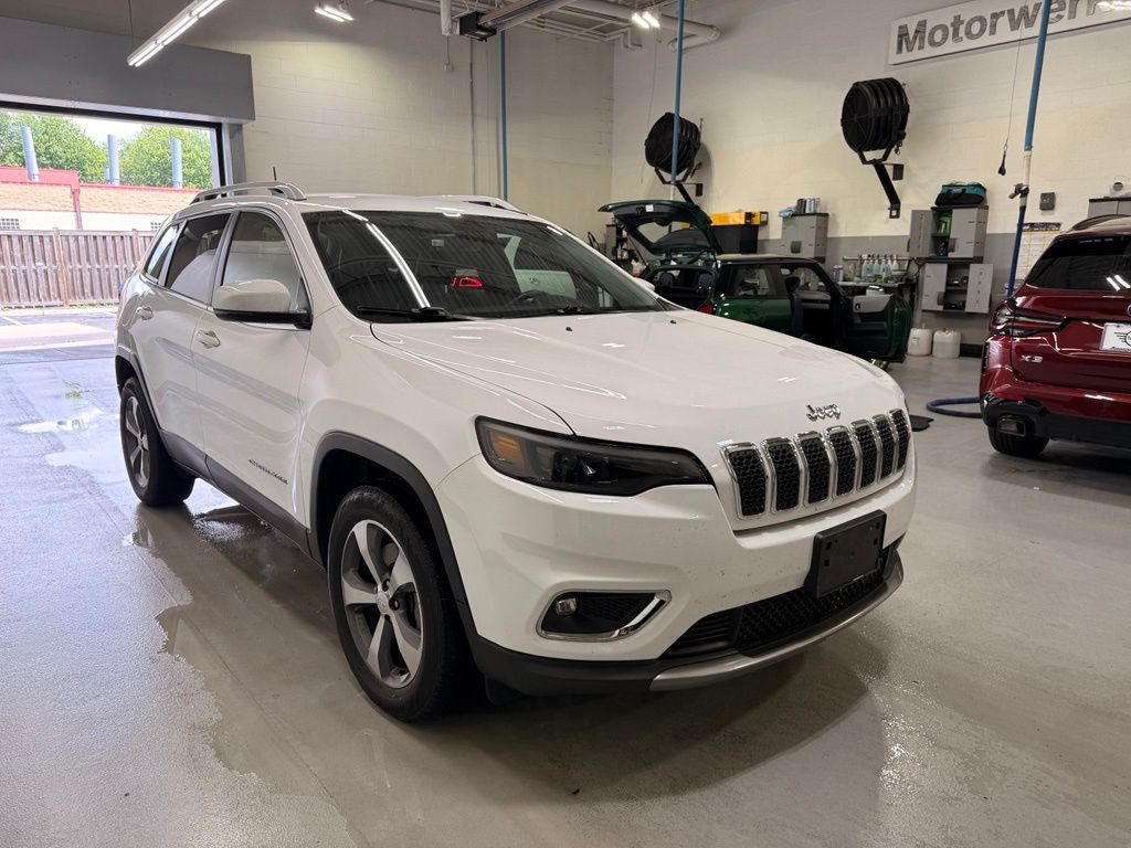 Thumbnail: 2019 Jeep Cherokee - 7