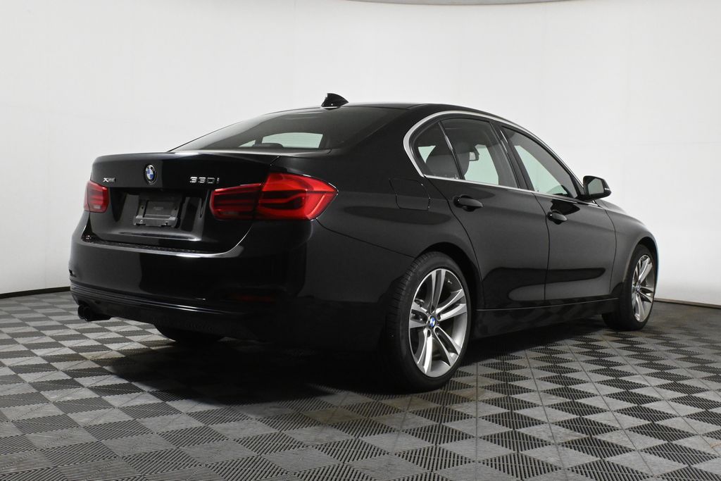 Thumbnail: 2018 BMW 3 Series - 6