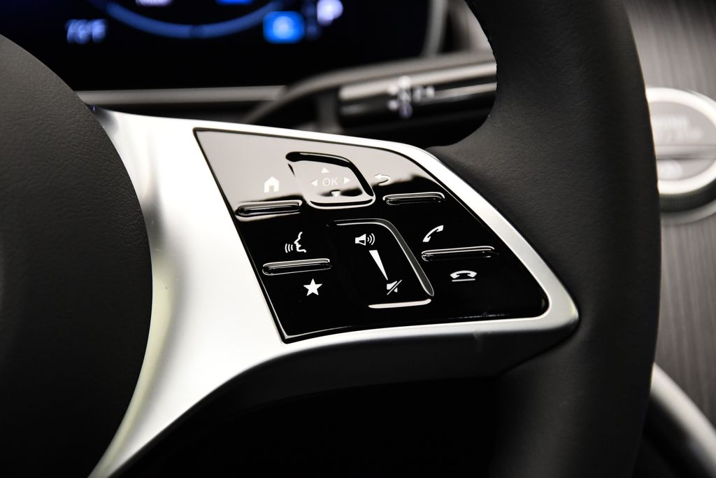 Thumbnail: 2025 Mercedes-Benz C-Class - 24