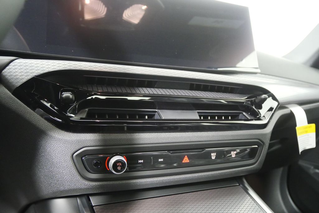 Thumbnail: 2026 BMW 3 Series - 20