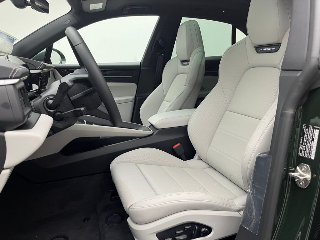 Thumbnail: 2025 Porsche Macan - 5