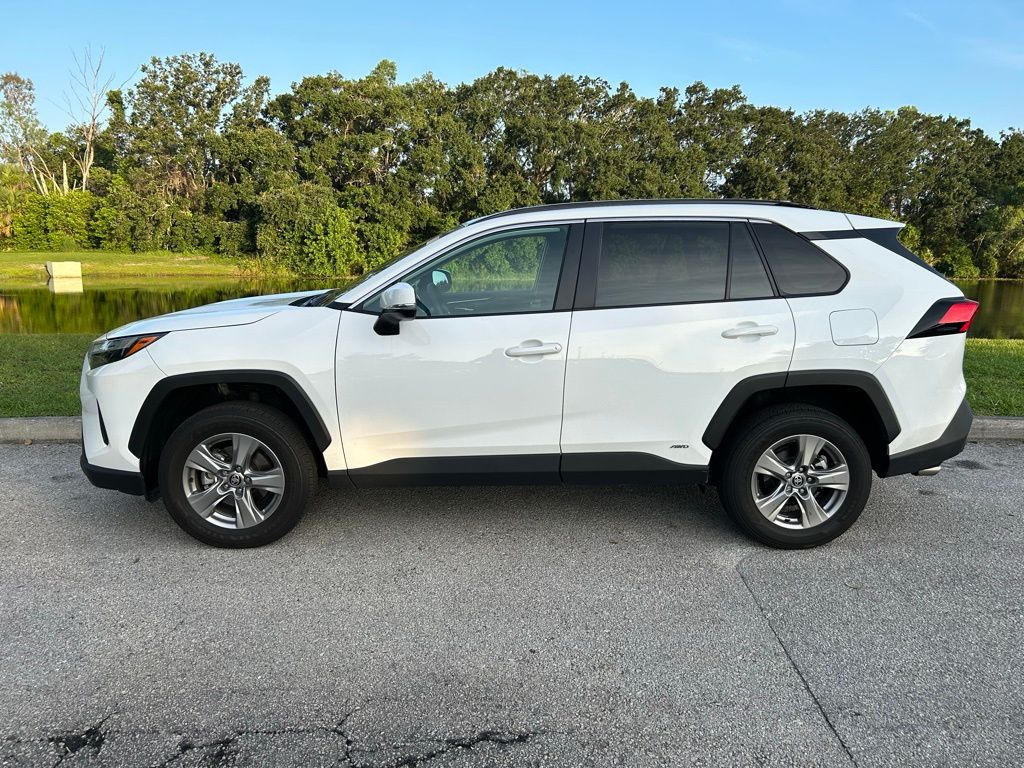 2024 Toyota RAV4 XLE 2