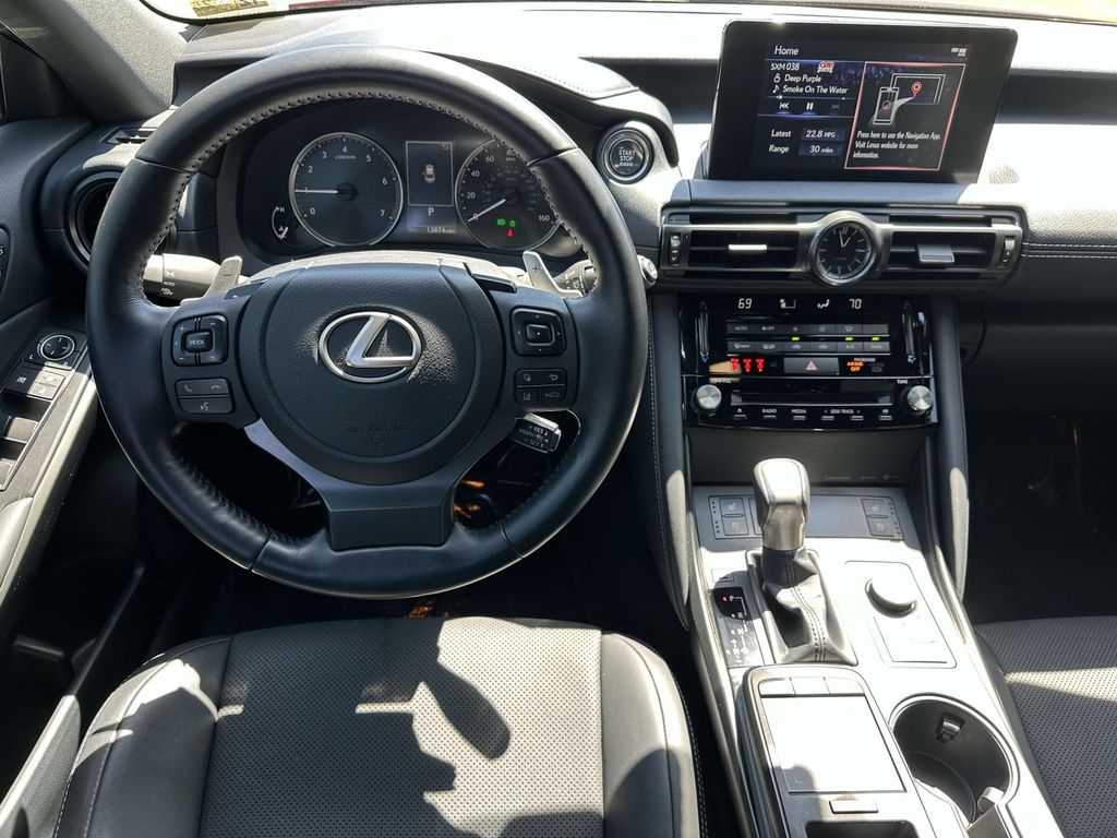 2023 Lexus IS 300 8