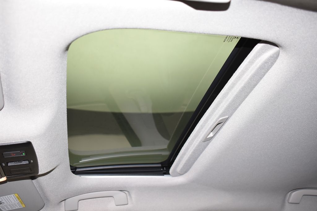 Thumbnail: 2023 Nissan Sentra - 18