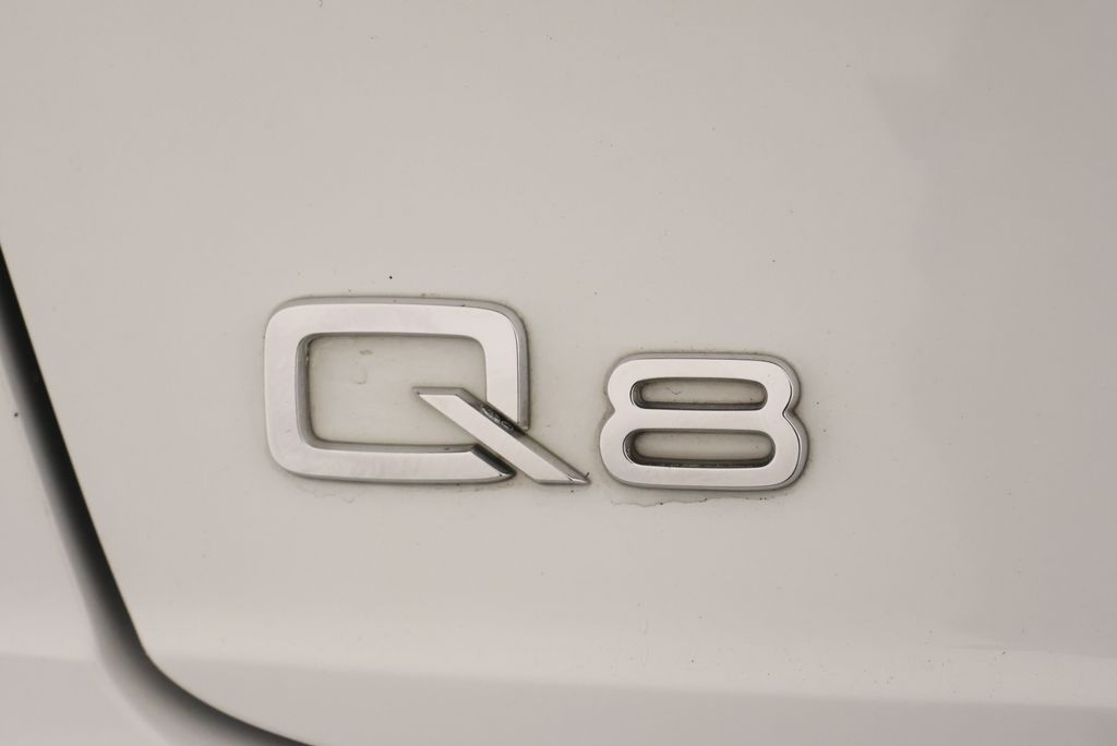 Thumbnail: 2019 Audi Q8 - 9