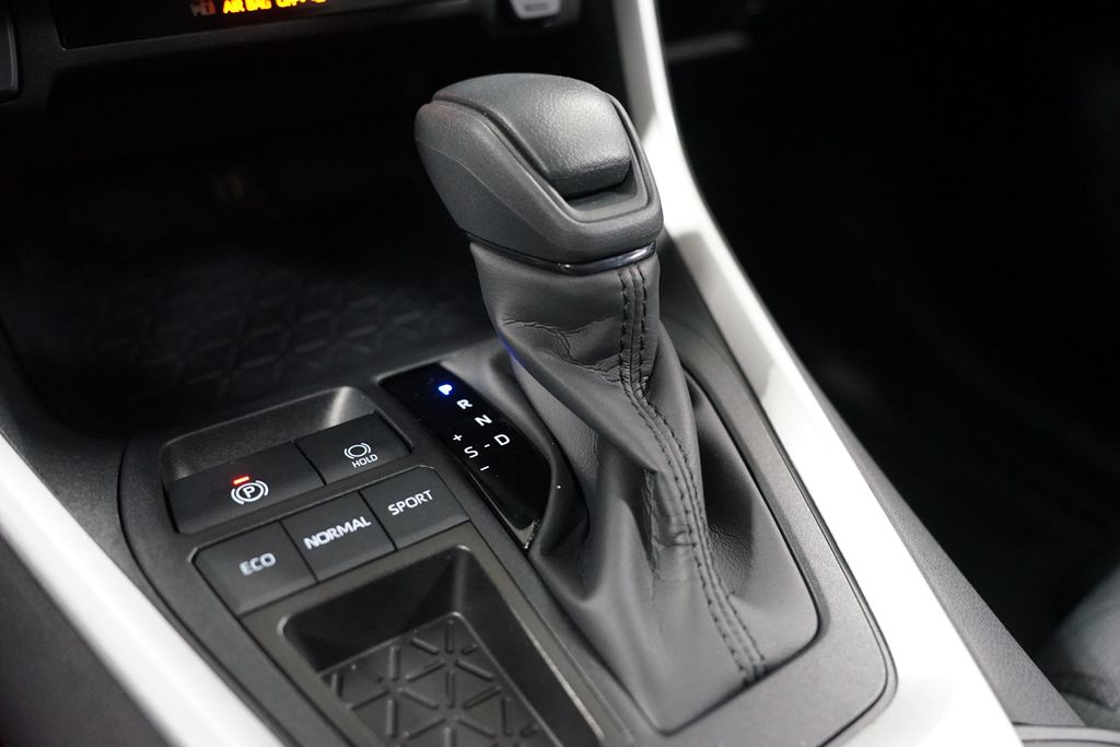 Thumbnail: 2025 Toyota RAV4 - 21