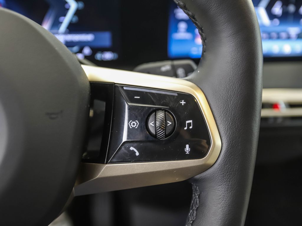 Thumbnail: 2025 BMW iX - 13