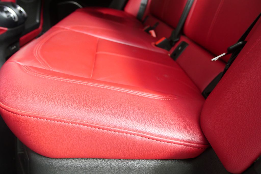 Thumbnail: 2021 Alfa Romeo Stelvio - 14