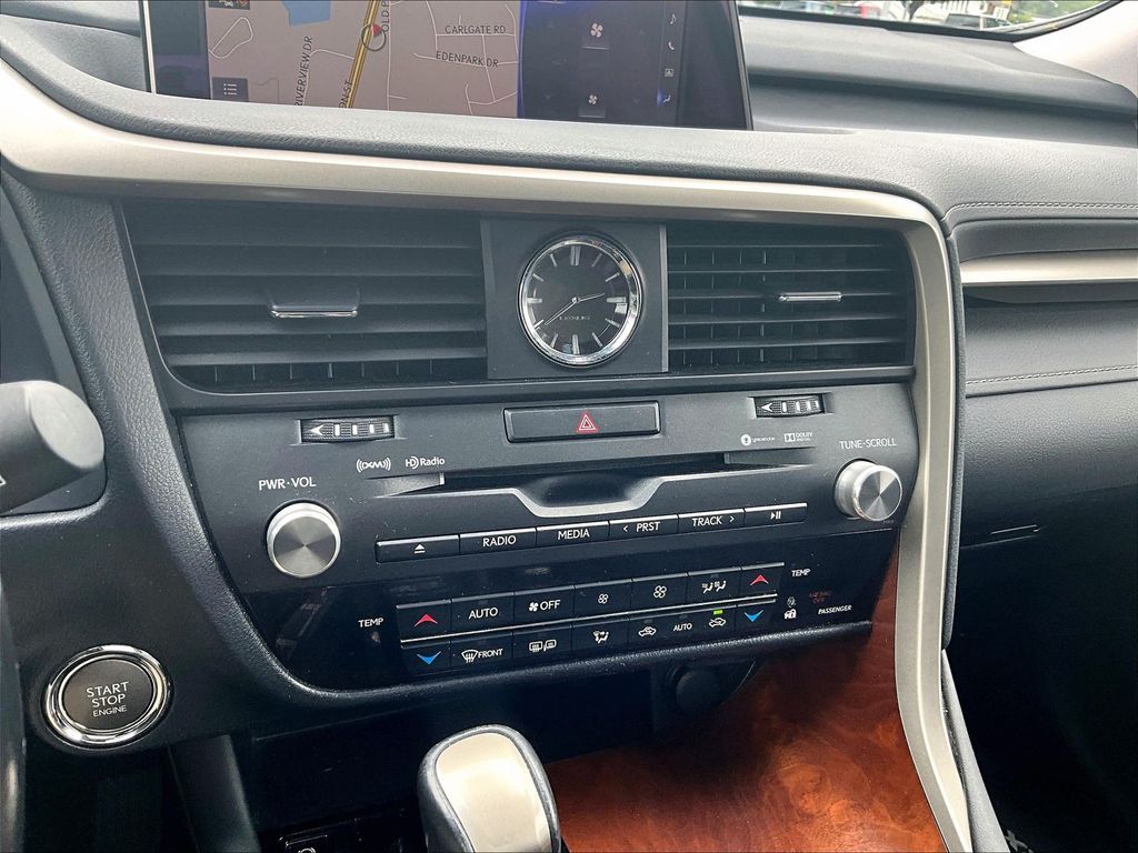 2017 Lexus RX — photo 26