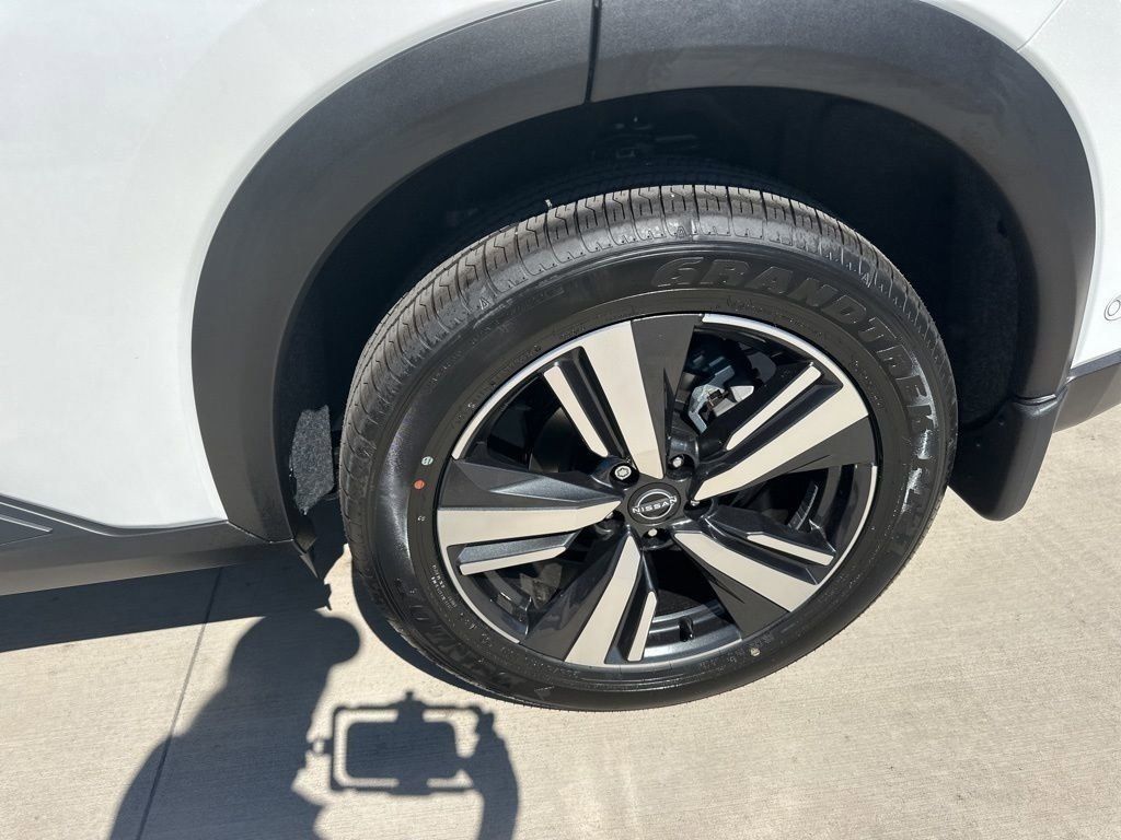 2025 Everest White Pearl Nissan Rogue SL FWD SUV