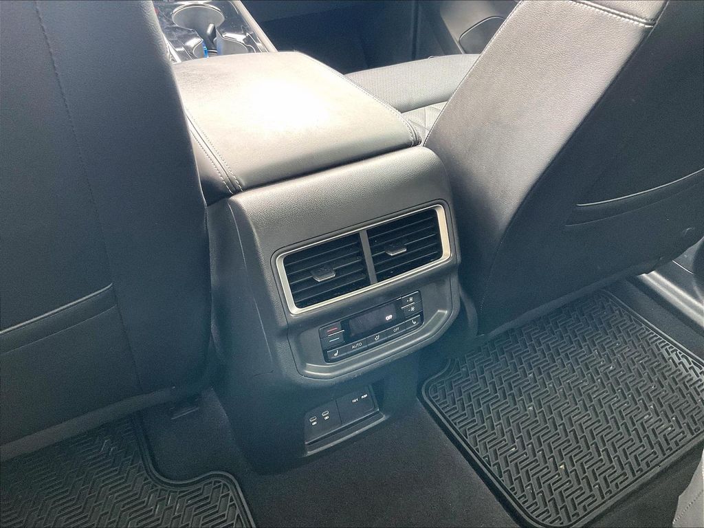 2024 Volkswagen Atlas — photo 28
