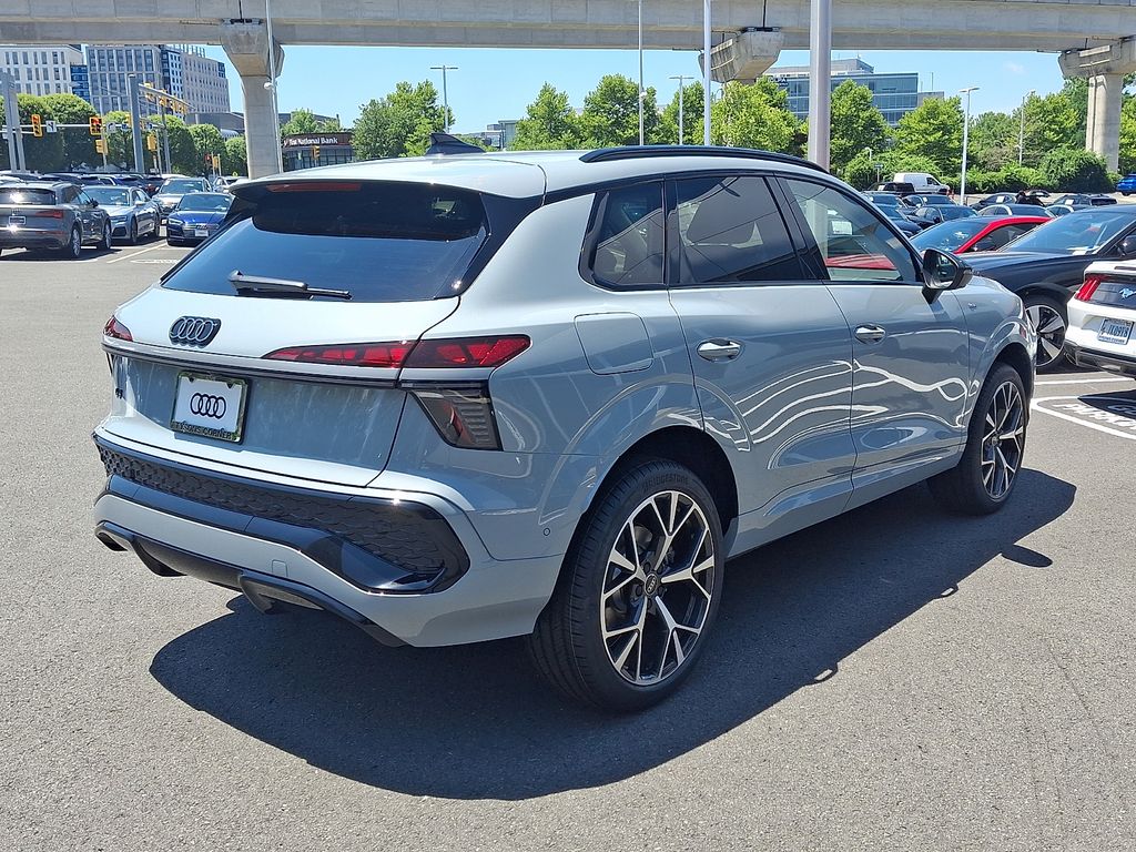 Thumbnail: 2026 Audi Q3 - 3