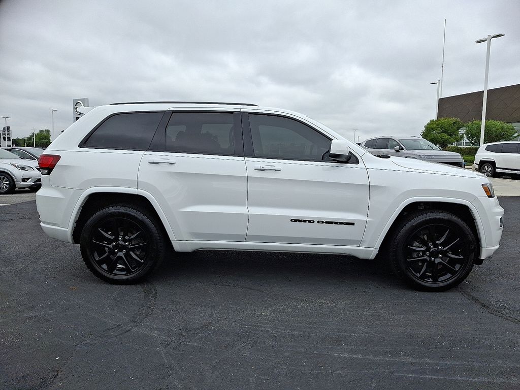 Thumbnail: 2018 Jeep Grand Cherokee - 7