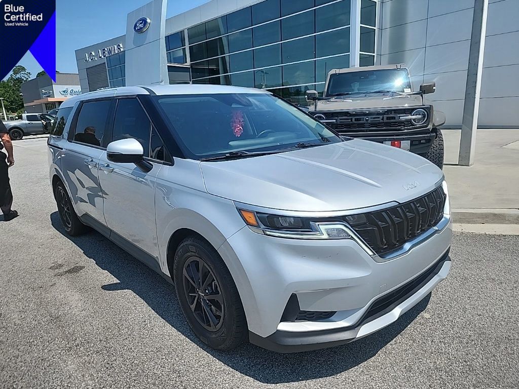 2022 Kia Carnival LX