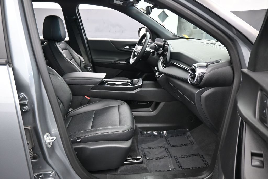 Used 2025 Sterling Gray Metallic Chevrolet LT image 35