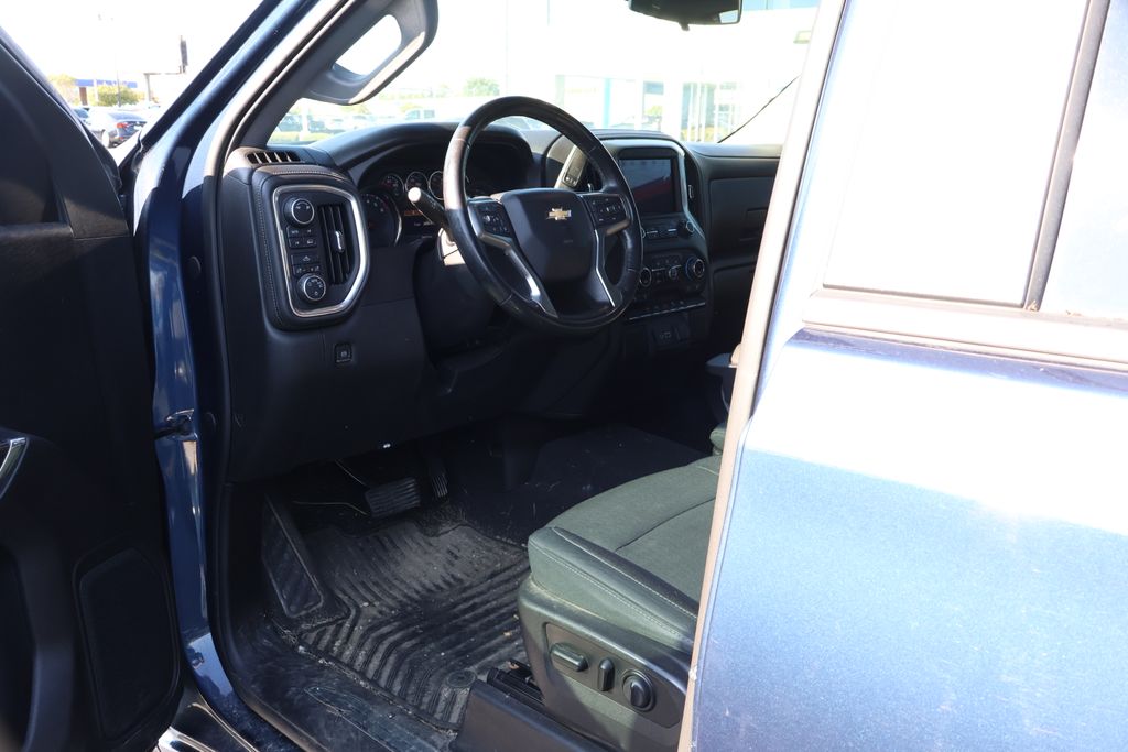 Thumbnail: 2019 Chevrolet Silverado 1500 - 11