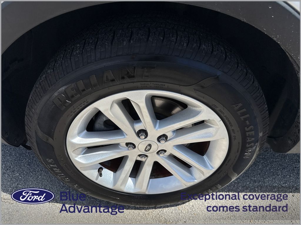 2017 Ford Explorer Base photo 8