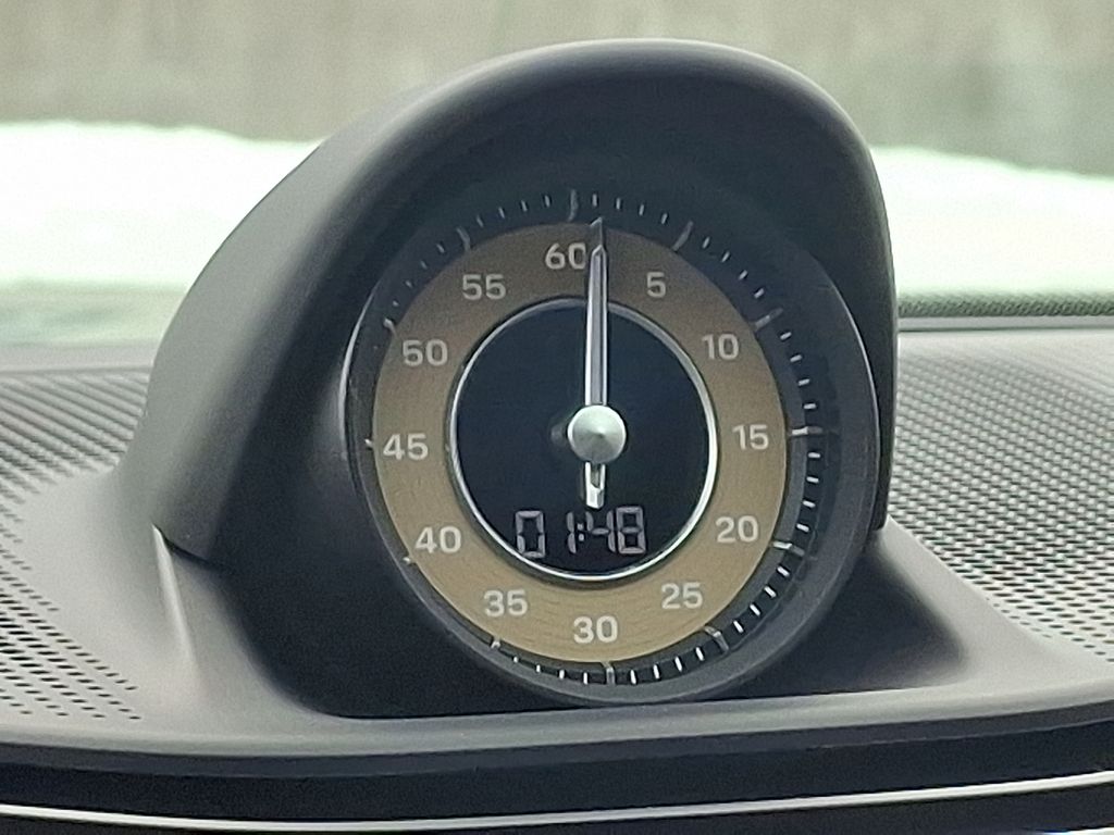 Thumbnail: 2022 Porsche Taycan - 27