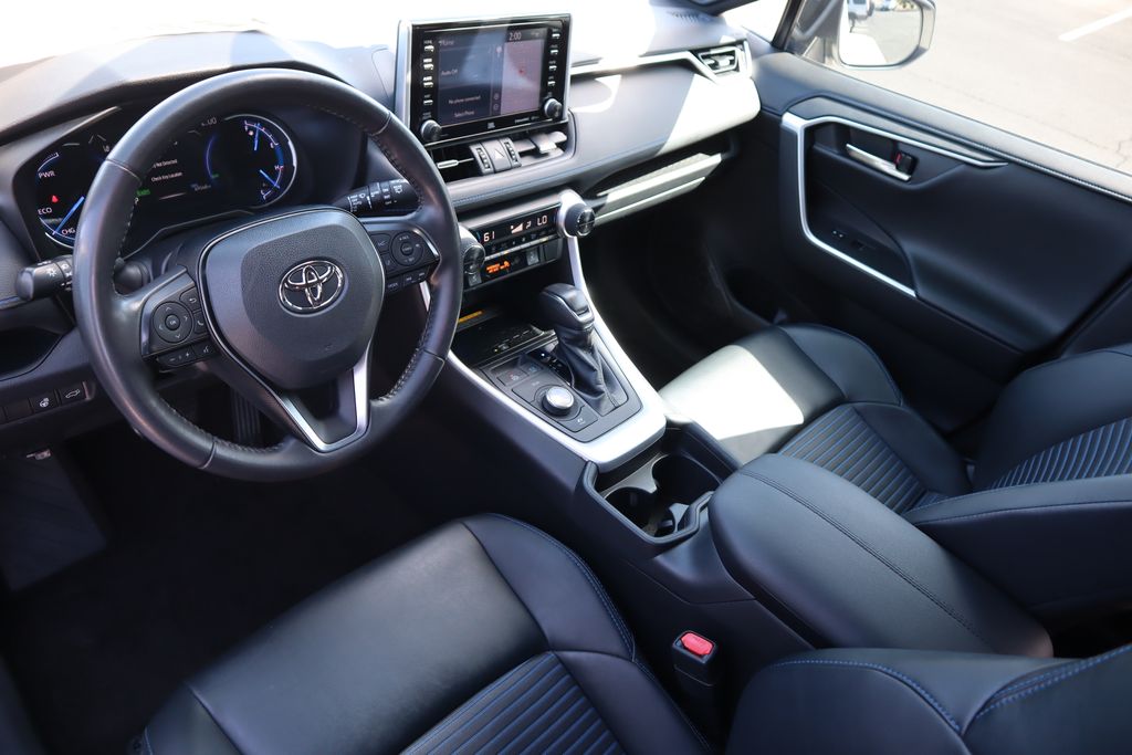 Thumbnail: 2020 Toyota RAV4 - 9