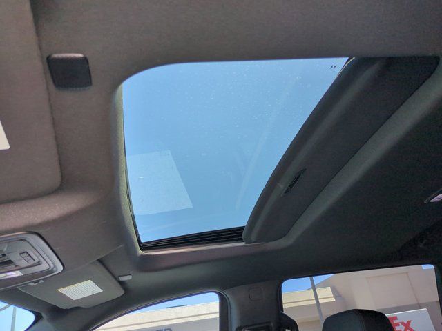 Used 2023 White GMC AT4 image 18