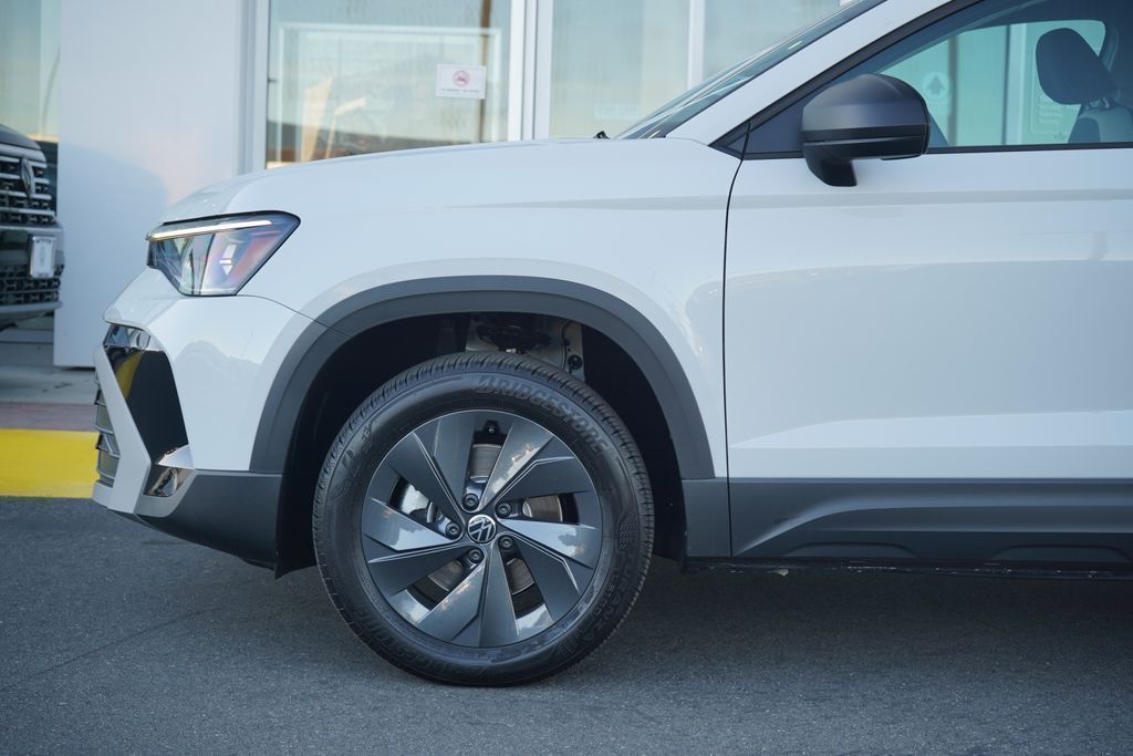 Thumbnail: 2026 Volkswagen Taos - 2