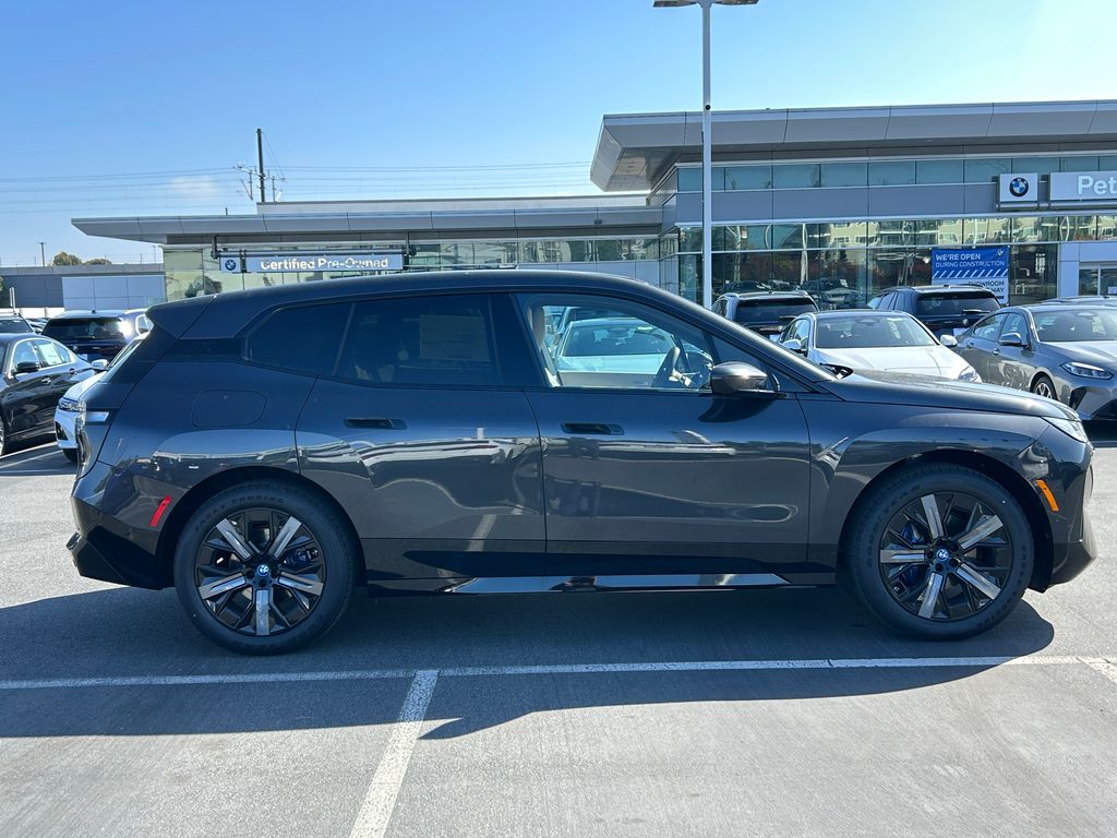2025 BMW iX xDrive50 6