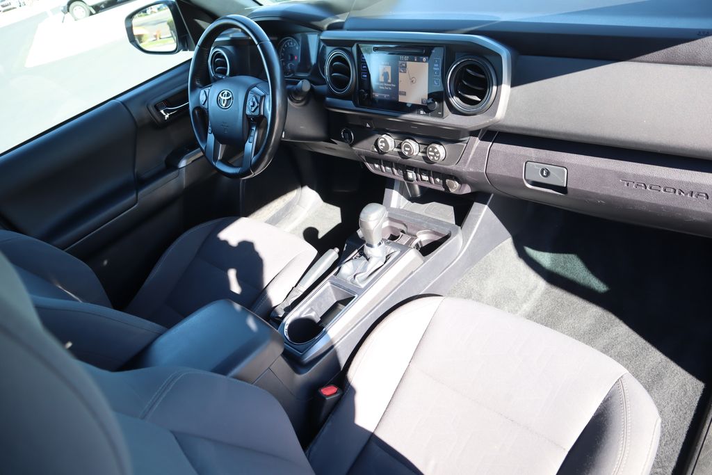 Thumbnail: 2019 Toyota Tacoma - 17