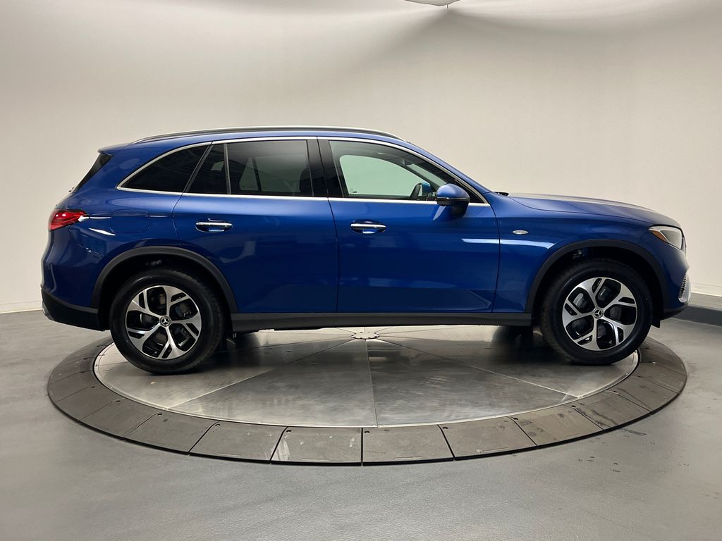 2025 Mercedes-Benz GLC 350 8