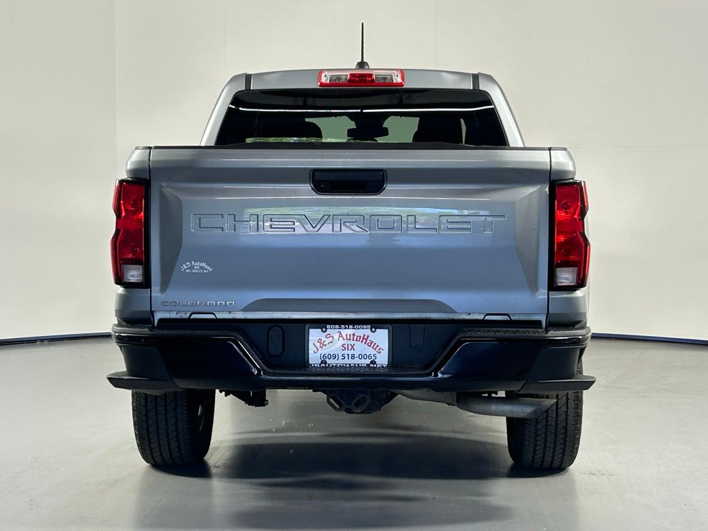 View vehicle photo 6