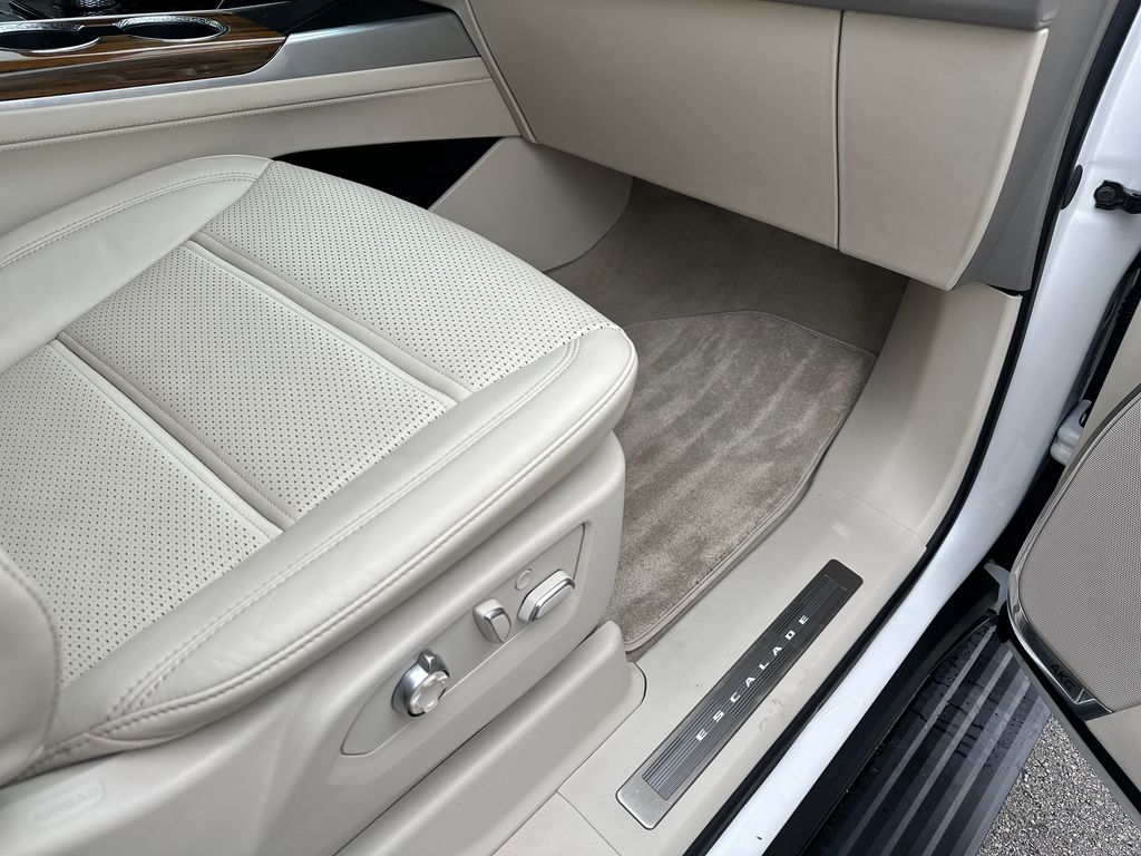 Used Car 2025 Cadillac Escalade  Sport Platinum For Sale Under $120,000 In Austin, Texas
