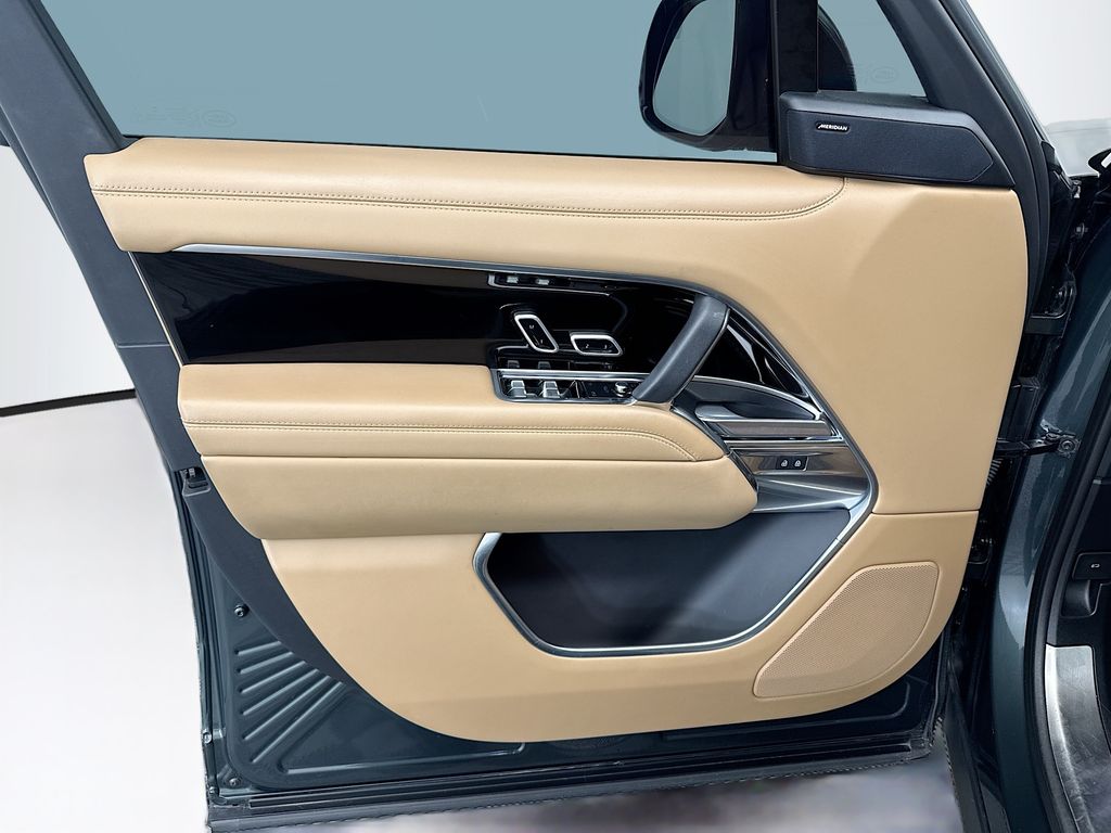 Thumbnail: 2023 Land Rover Range Rover - 25