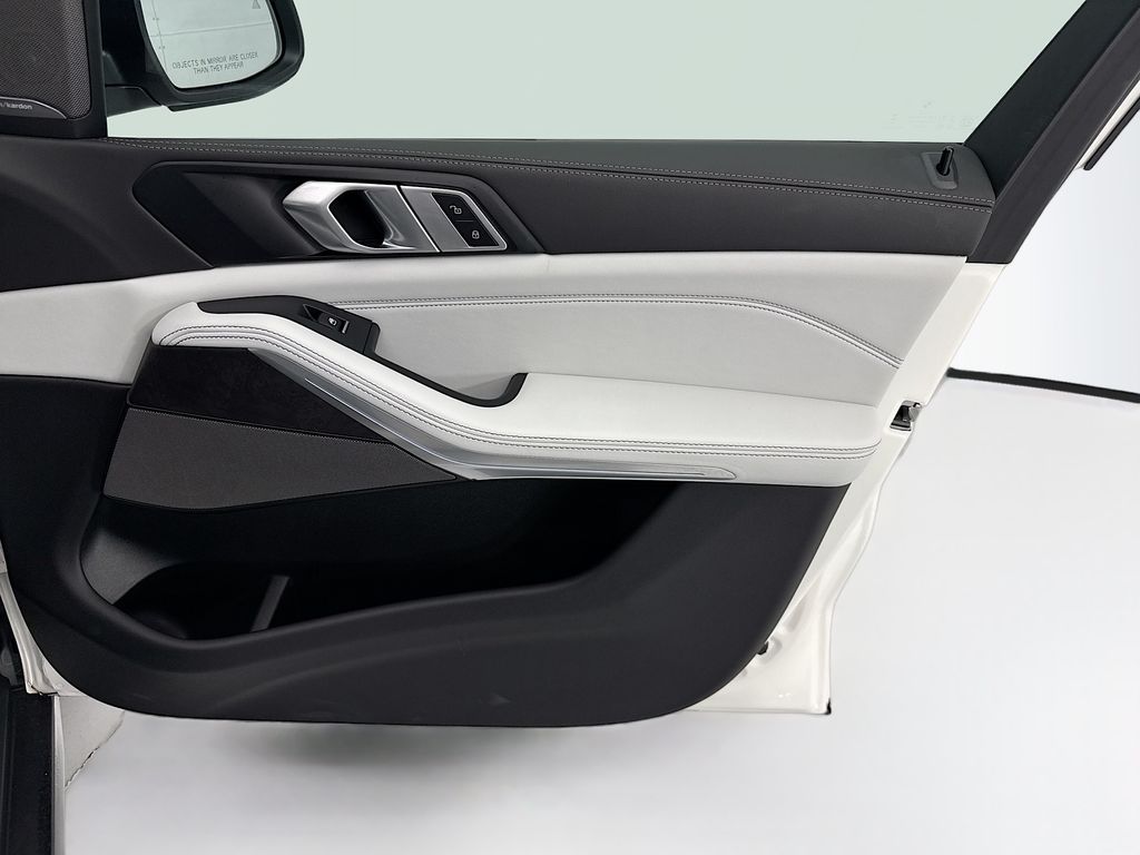 Thumbnail: 2026 BMW X5 - 24
