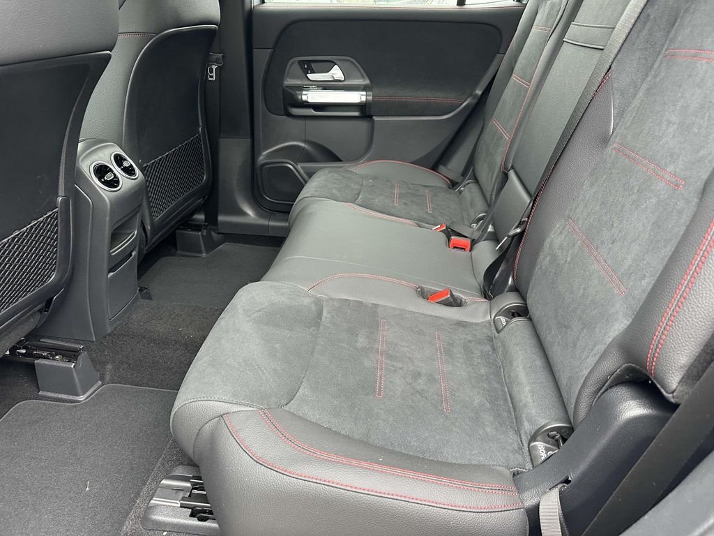 Thumbnail: 2025 Mercedes-Benz GLB - 21