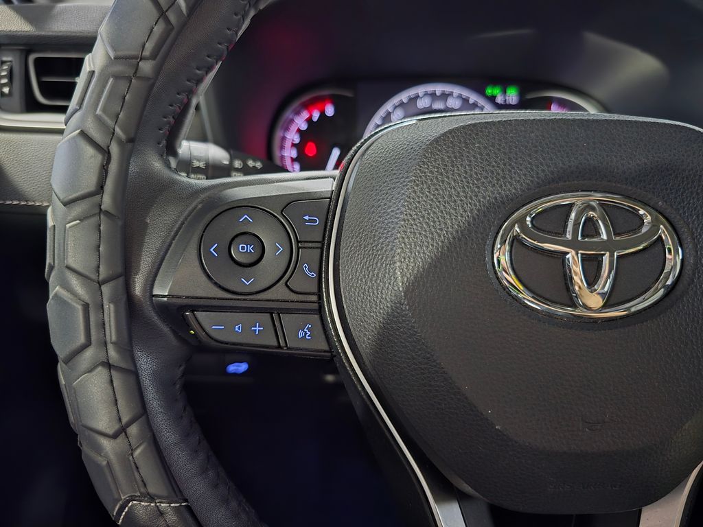 Thumbnail: 2021 Toyota RAV4 - 16