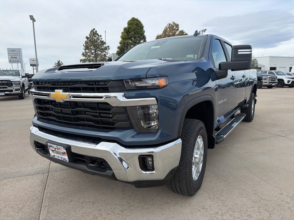 ChevroletSilverado 3500HD9