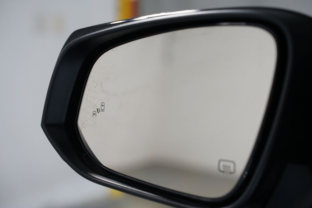 Thumbnail: 2025 Toyota Corolla Cross - 25