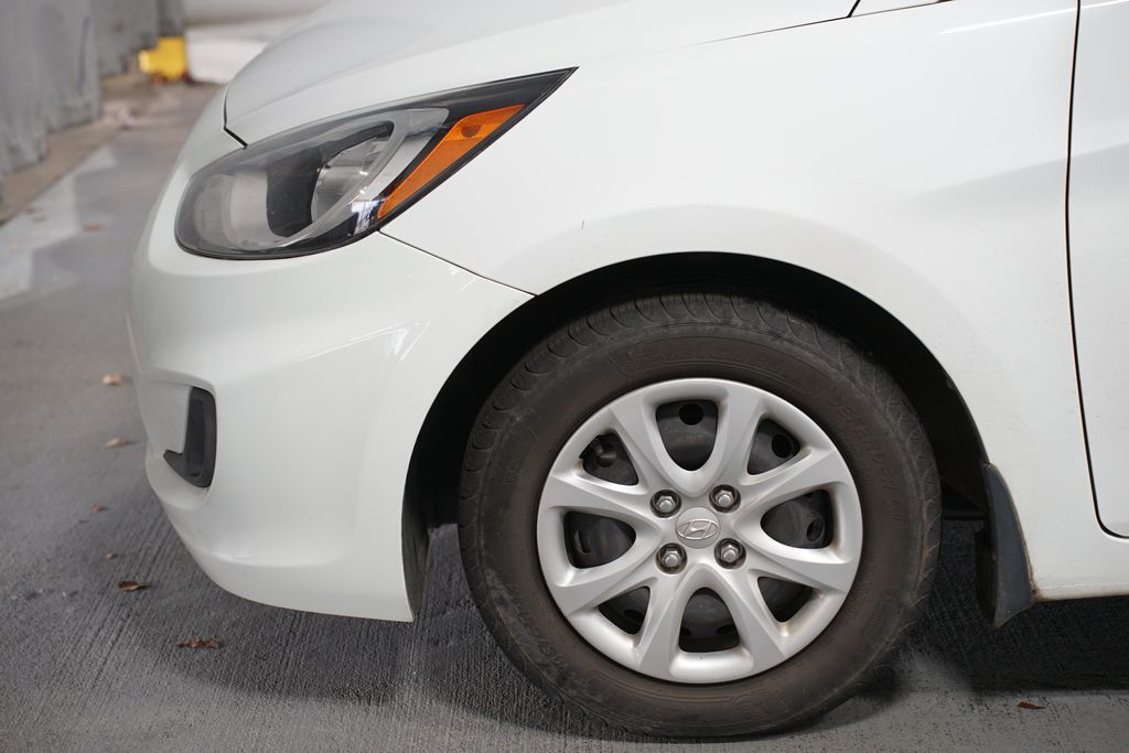 Thumbnail: 2013 Hyundai Accent - 5