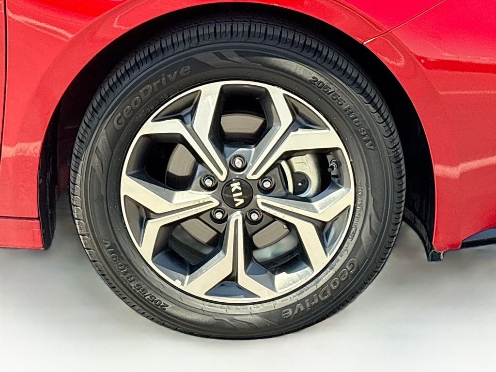 Thumbnail: 2021 Kia Forte - 31