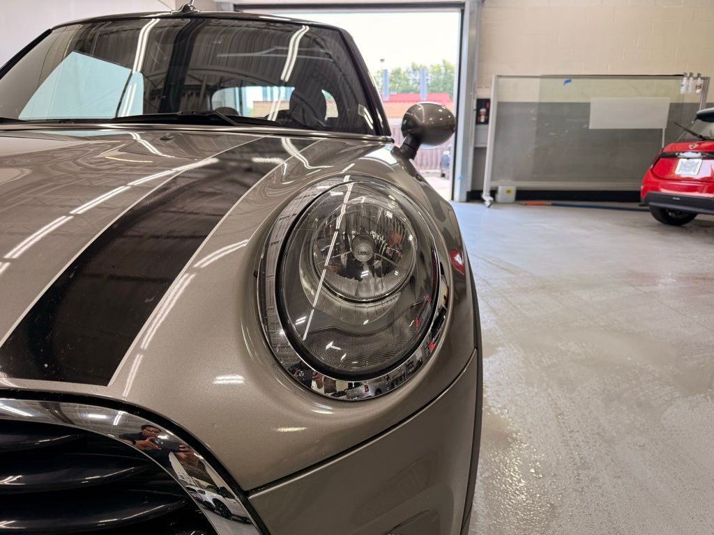 Thumbnail: 2017 MINI Cooper - 5