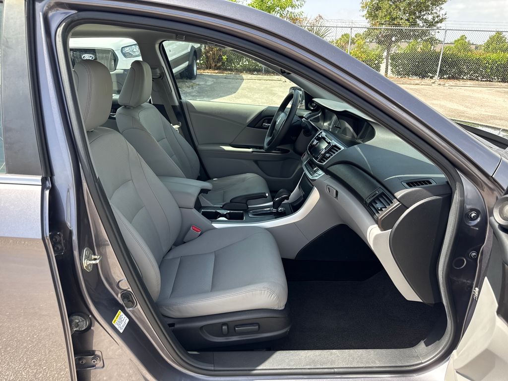 Used 2014  Honda EX-L image 25