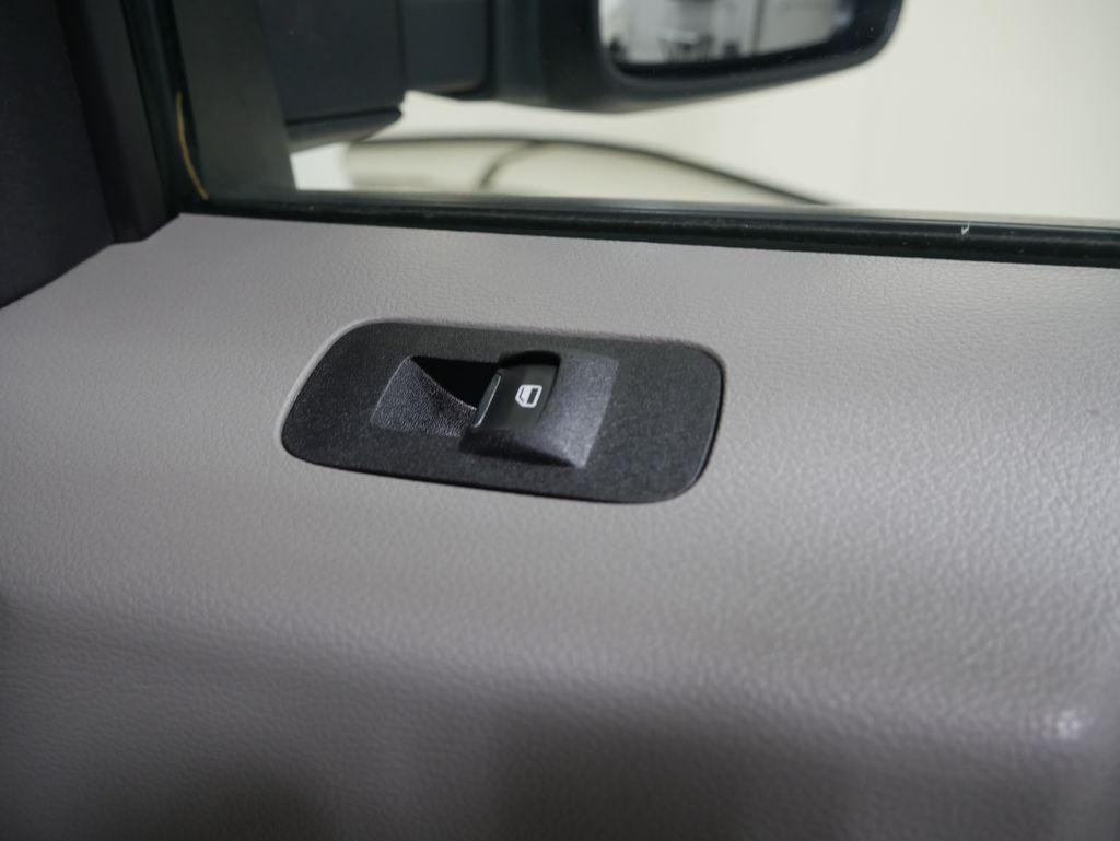 Thumbnail: 2018 Ford Econoline - 26