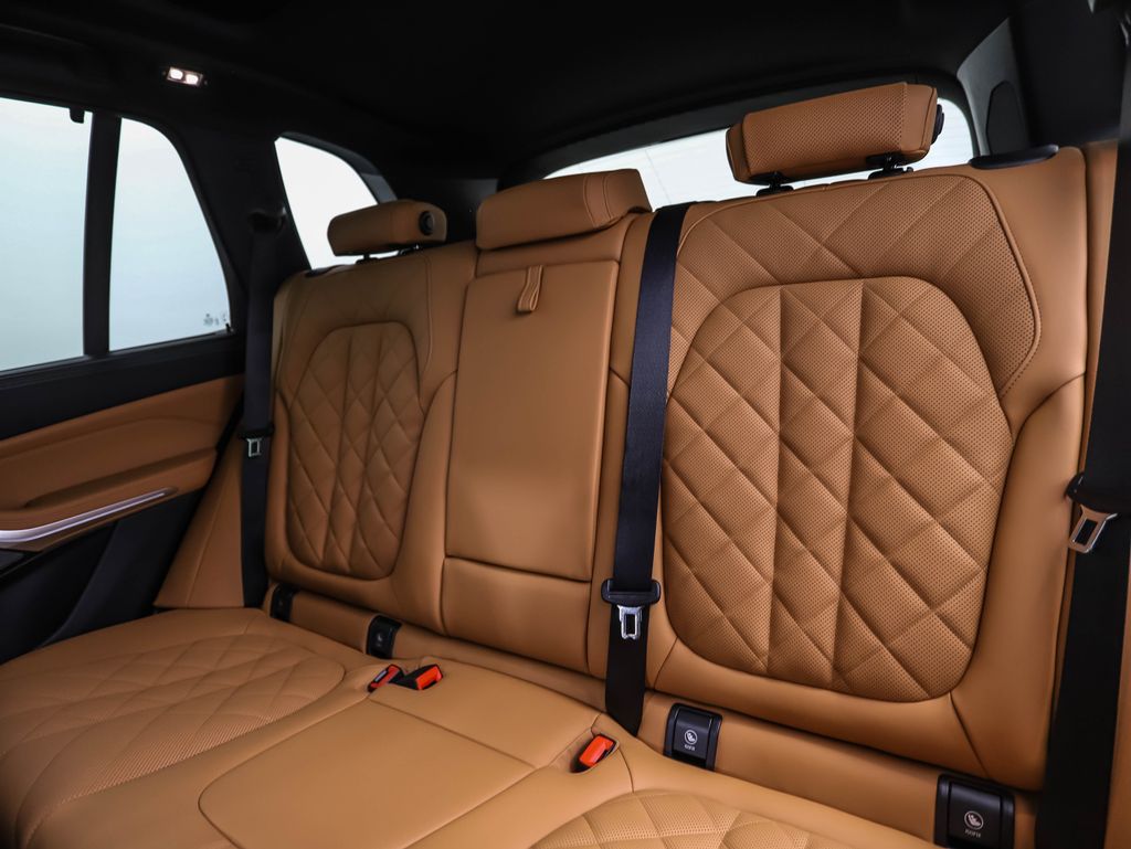 Thumbnail: 2026 BMW X5 - 23
