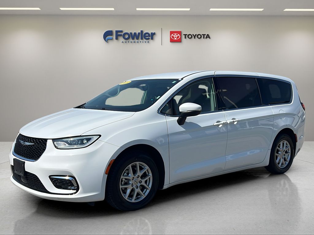 View vehicle photo 3