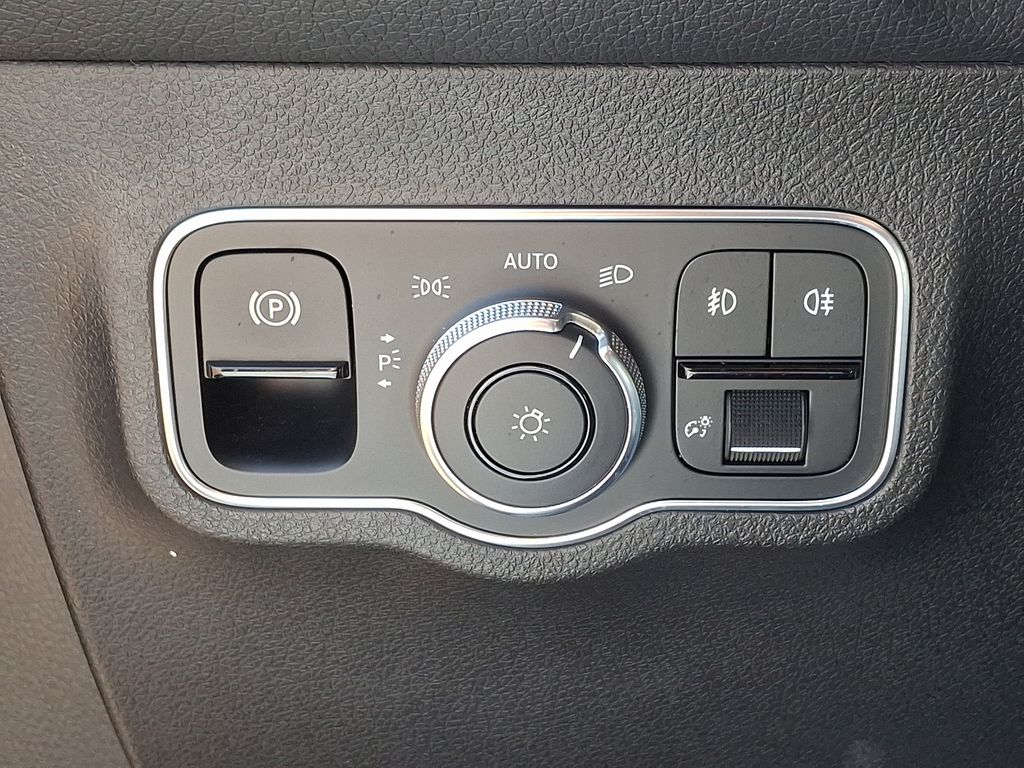 2020 Mercedes-Benz GLB 250 26