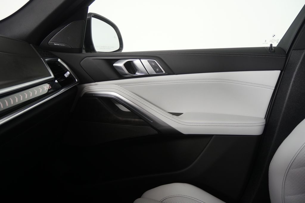 Thumbnail: 2027 BMW X6 - 22