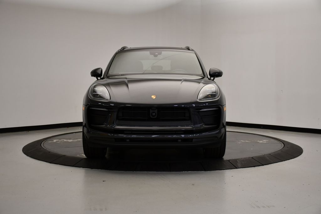 Thumbnail: 2026 Porsche Macan - 10