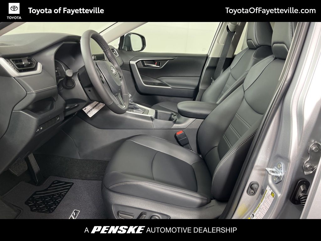 2025 Toyota RAV4 XLE Premium 23