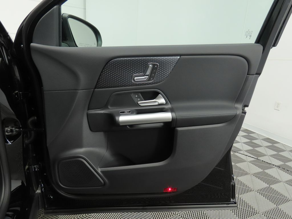 2025 Mercedes-Benz GLA 250 26