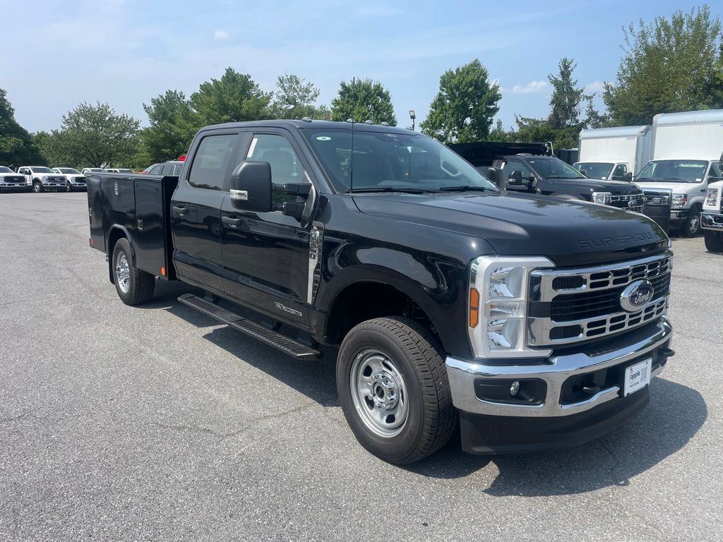 2026 Ford F-350 Super Duty Chassis Cab XL - Photo 2