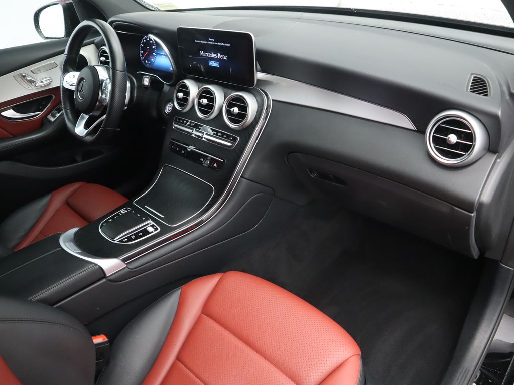 Thumbnail: 2022 Mercedes-Benz GLC - 17